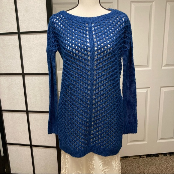 NWT RUE 21 size M Open crocheted sweater. Cobalt blue. - Picture 6 of 12